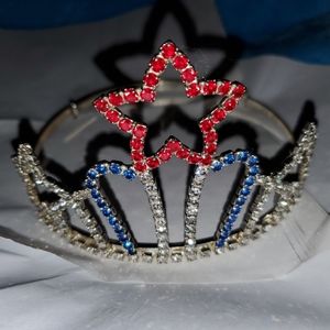 Stunning Adjustable Crown.